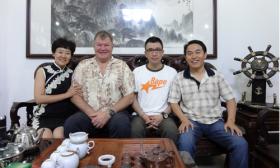 世界第一生命教練、全然心理學(xué)創(chuàng)始人杰夫·艾倫一行到我公司參觀